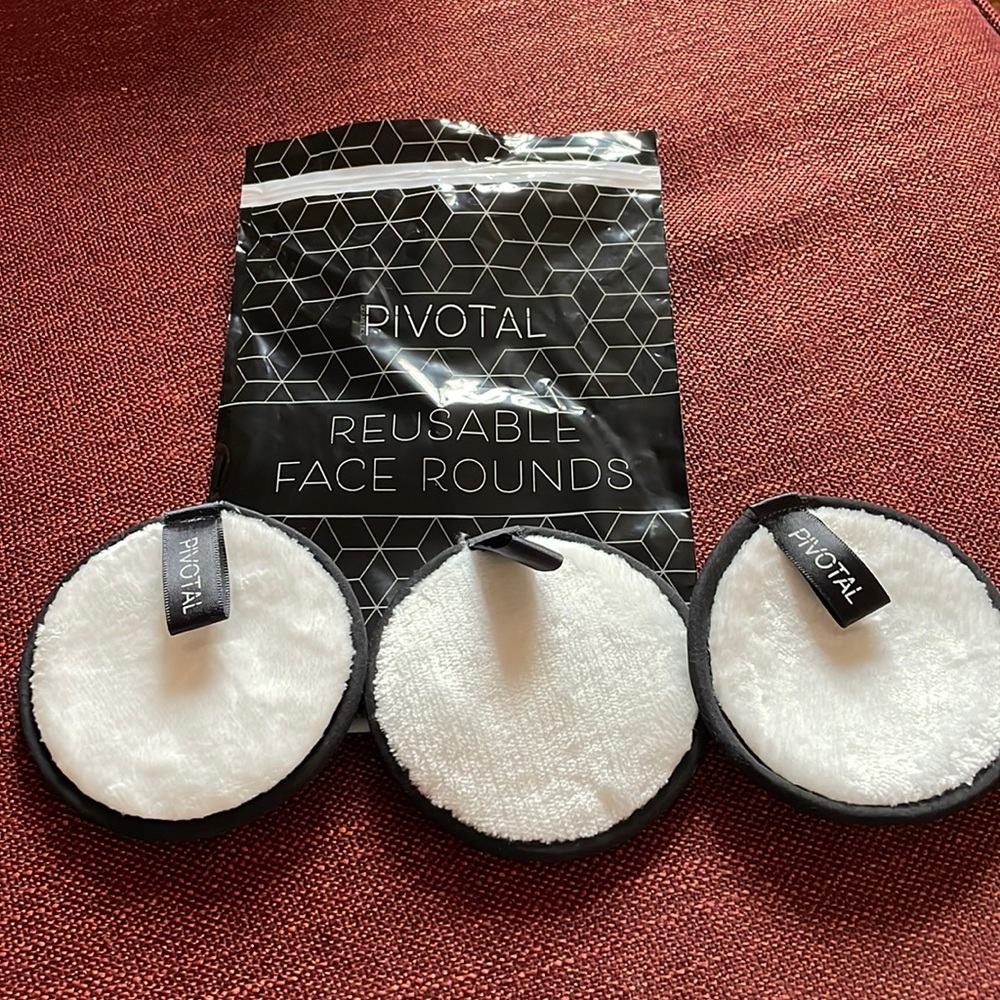 🌻3 for $25 Pivotal Cosmetics Reusable Face Rounds,